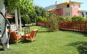 Villa'S Ground Floor Apartment With 60 Qm Swimming Pool
